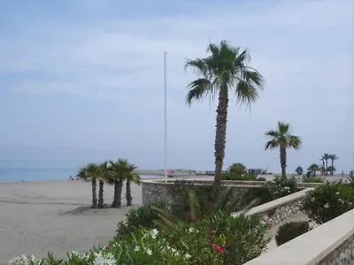 شقة Sea Front Apartament موخاكار